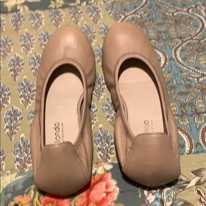 Waterproof leather ballet flats